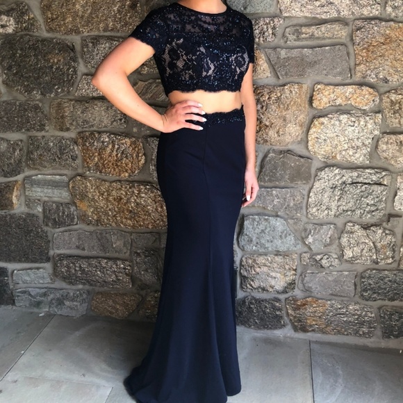 GIGI 2 piece prom gown - Picture 4 of 5